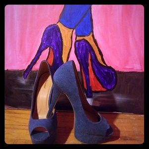 Denim heels box include